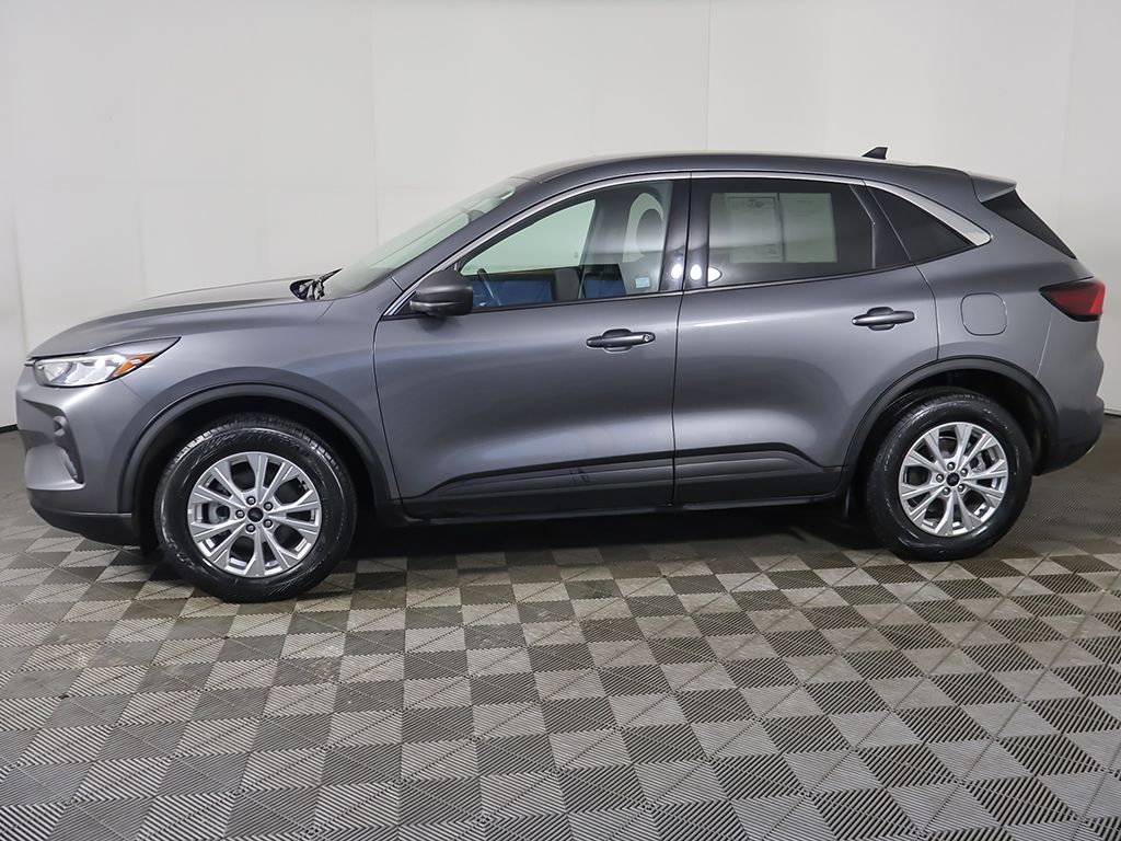2024 Ford Escape Active Image 2 of 56