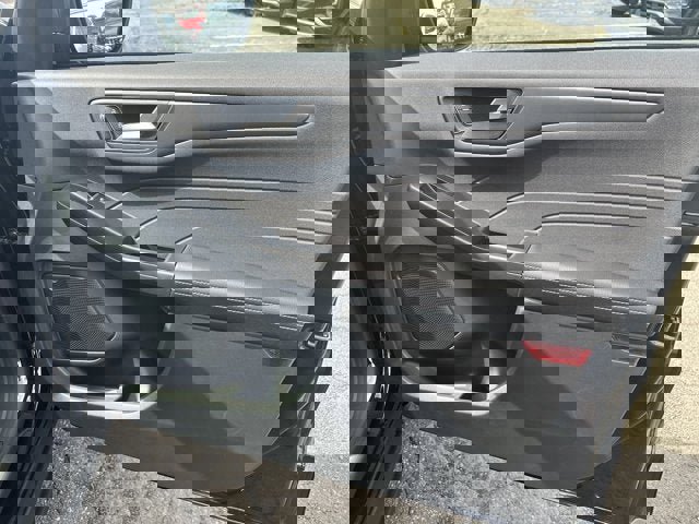 Vehicle image 12 of 28