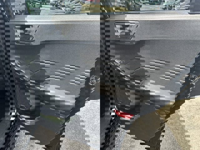 Vehicle image 14 of 28