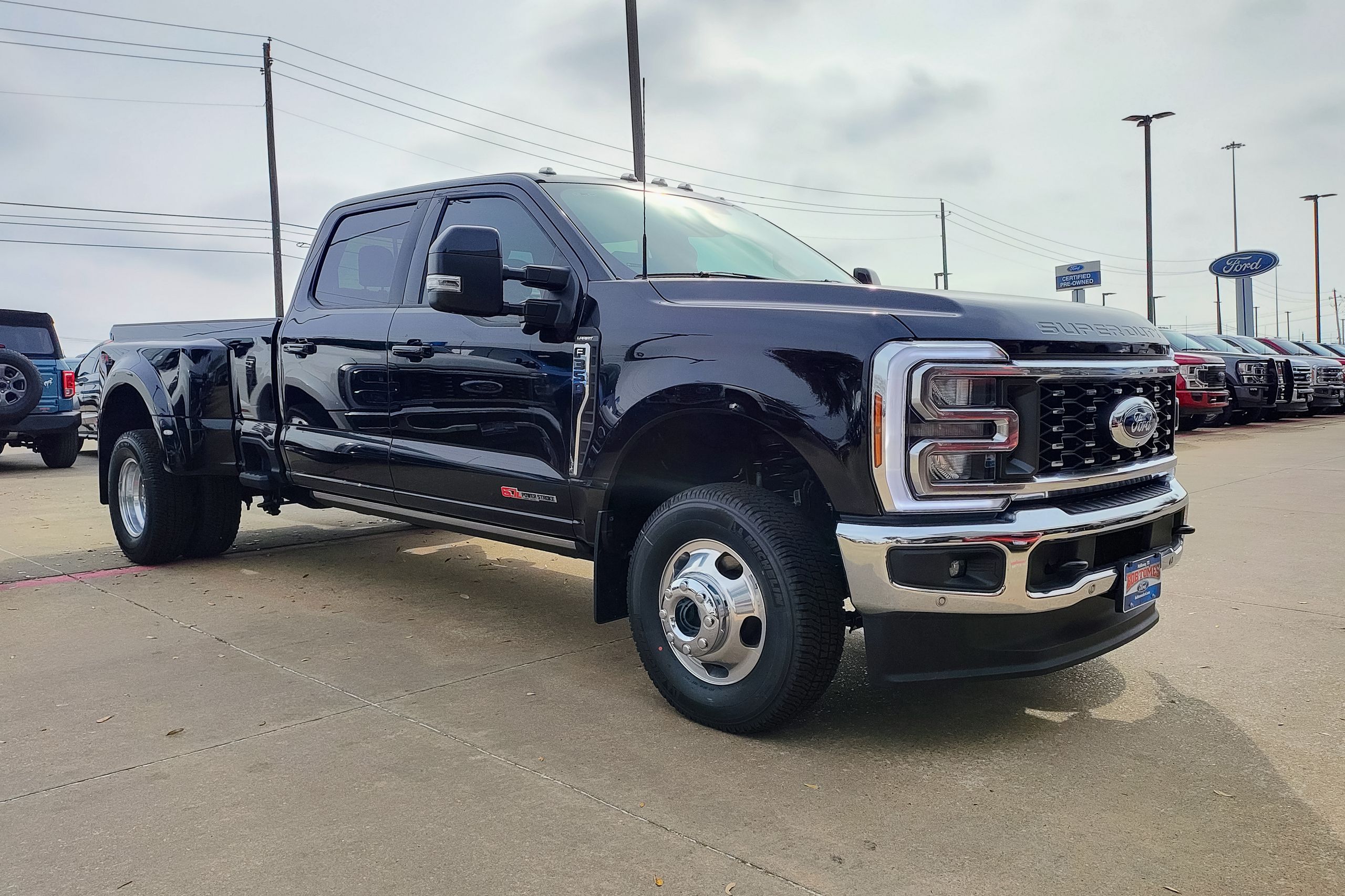 Vehicle image 11 of 46