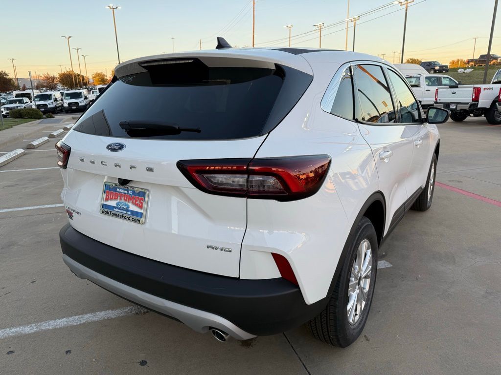Vehicle image 5 of 46