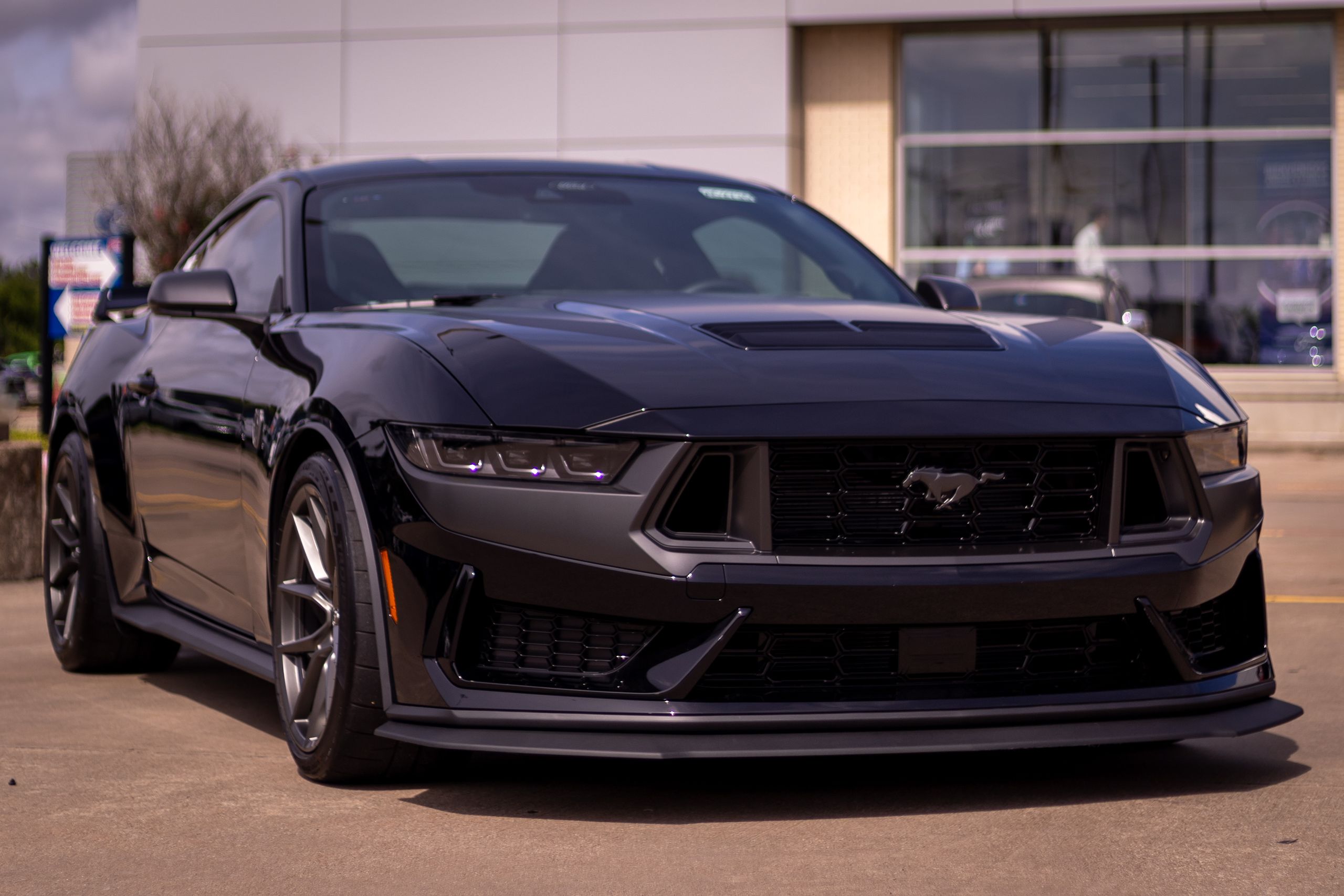 Vehicle image 25 of 46