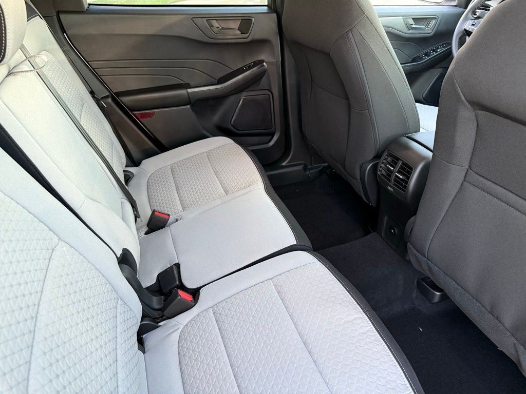 Vehicle image 42 of 46