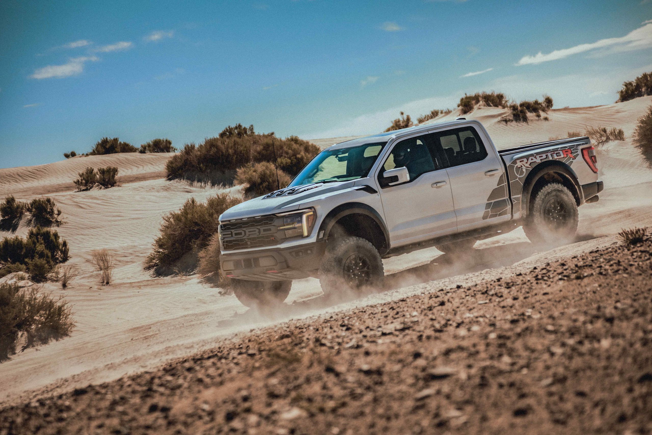 Vehicle image 14 of 46