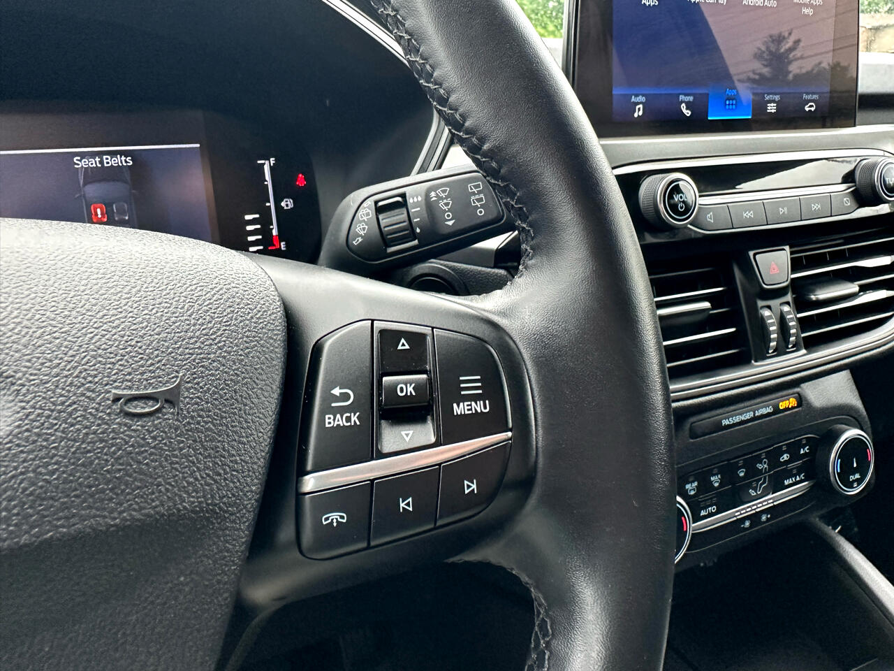 Vehicle image 28 of 48
