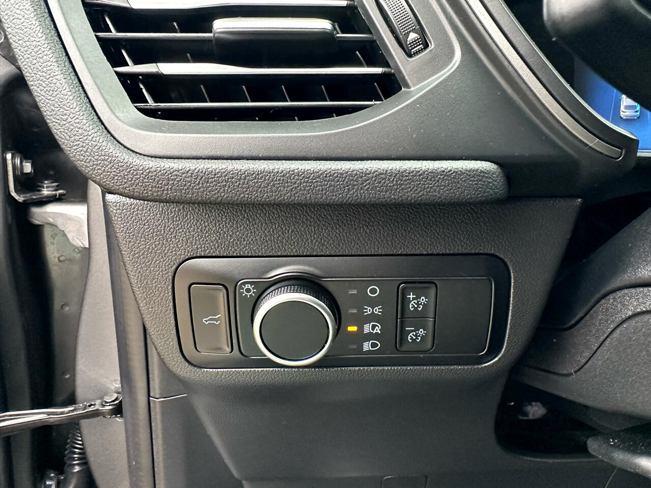 Vehicle image 36 of 48