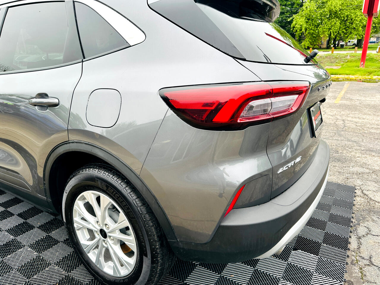 Vehicle image 13 of 48