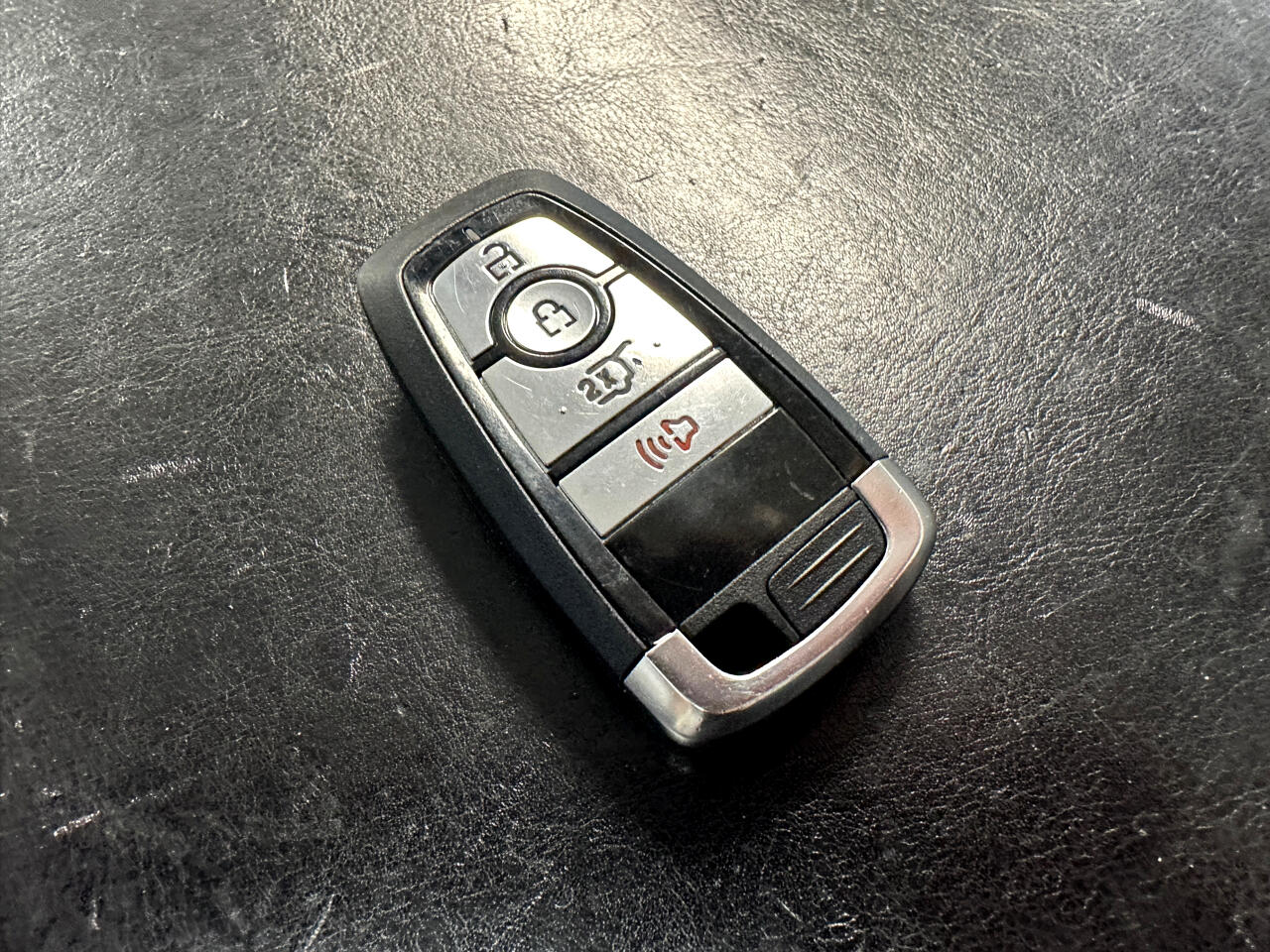 Vehicle image 43 of 48