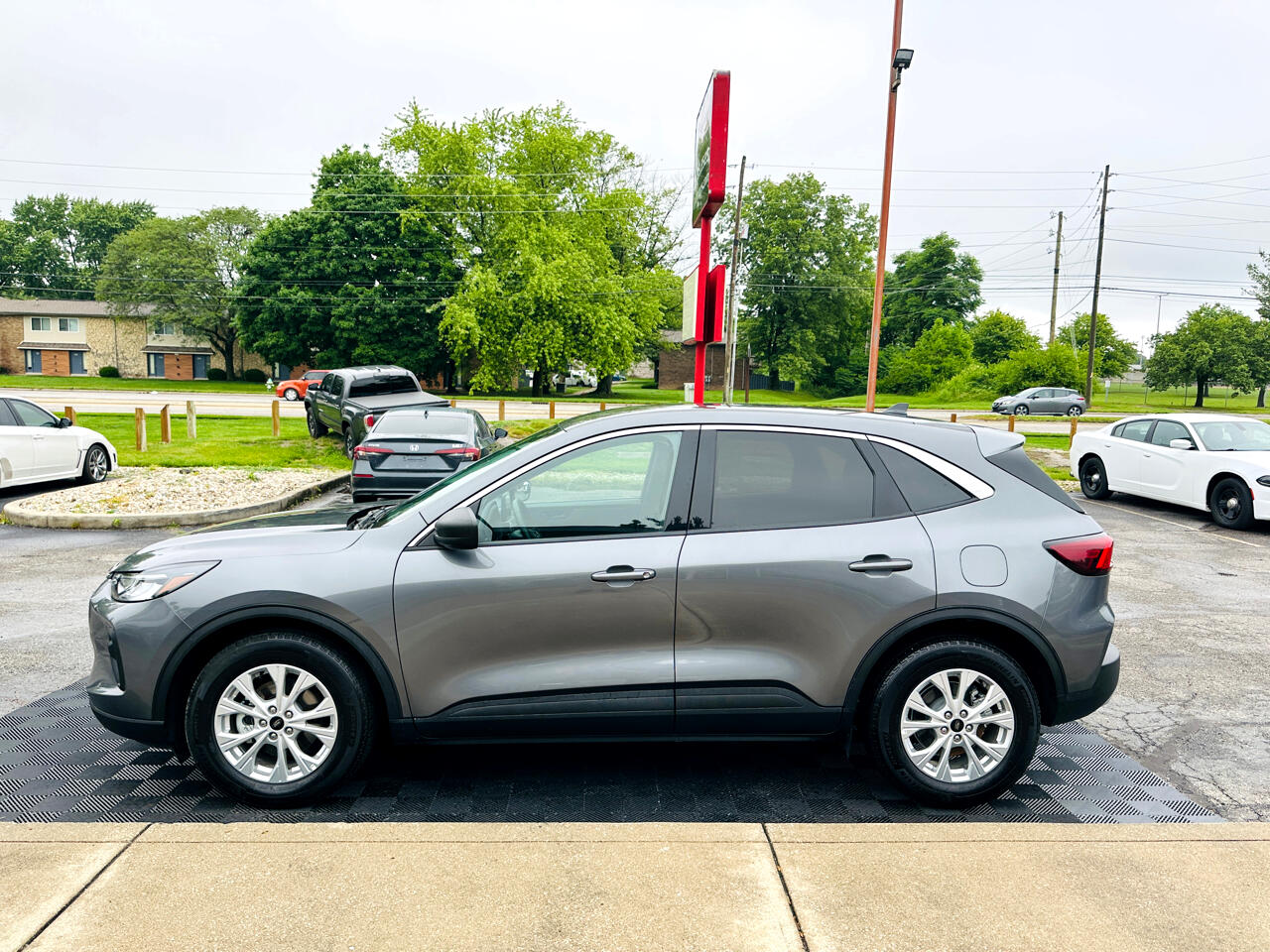 Vehicle image 14 of 48