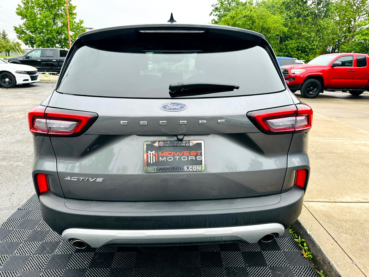 Vehicle image 10 of 48