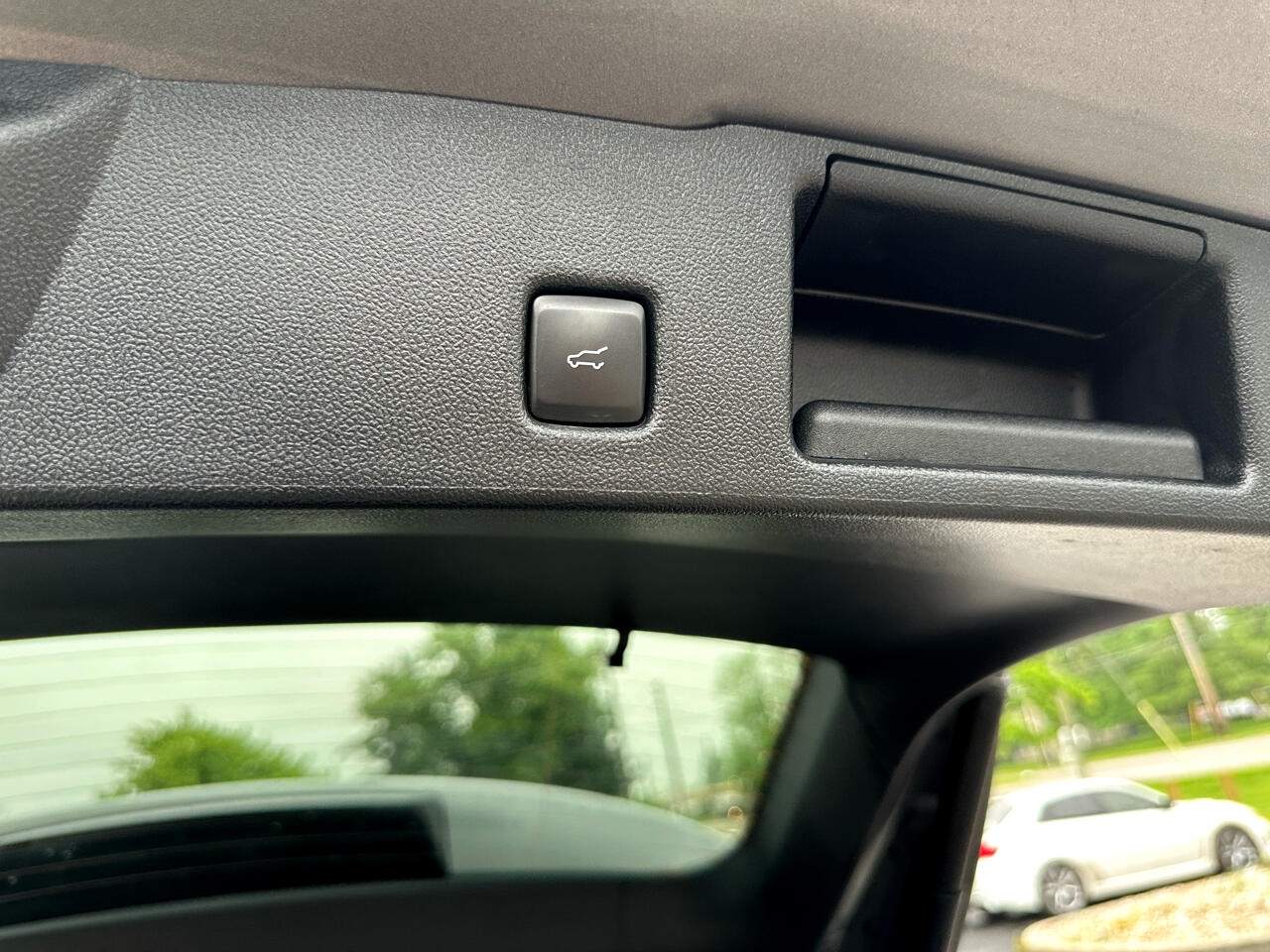 Vehicle image 42 of 48