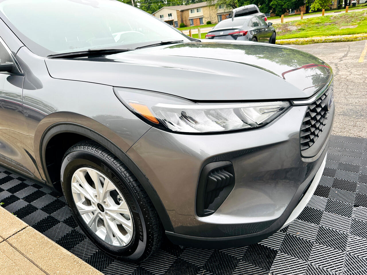 Vehicle image 6 of 48