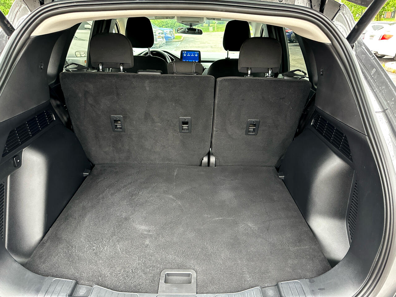 Vehicle image 41 of 48