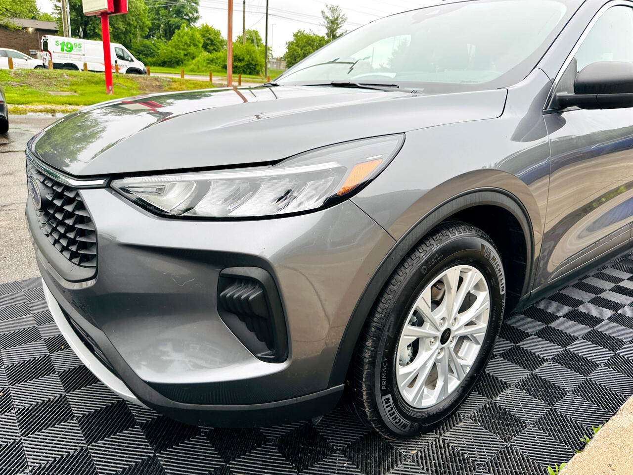 Vehicle image 16 of 48