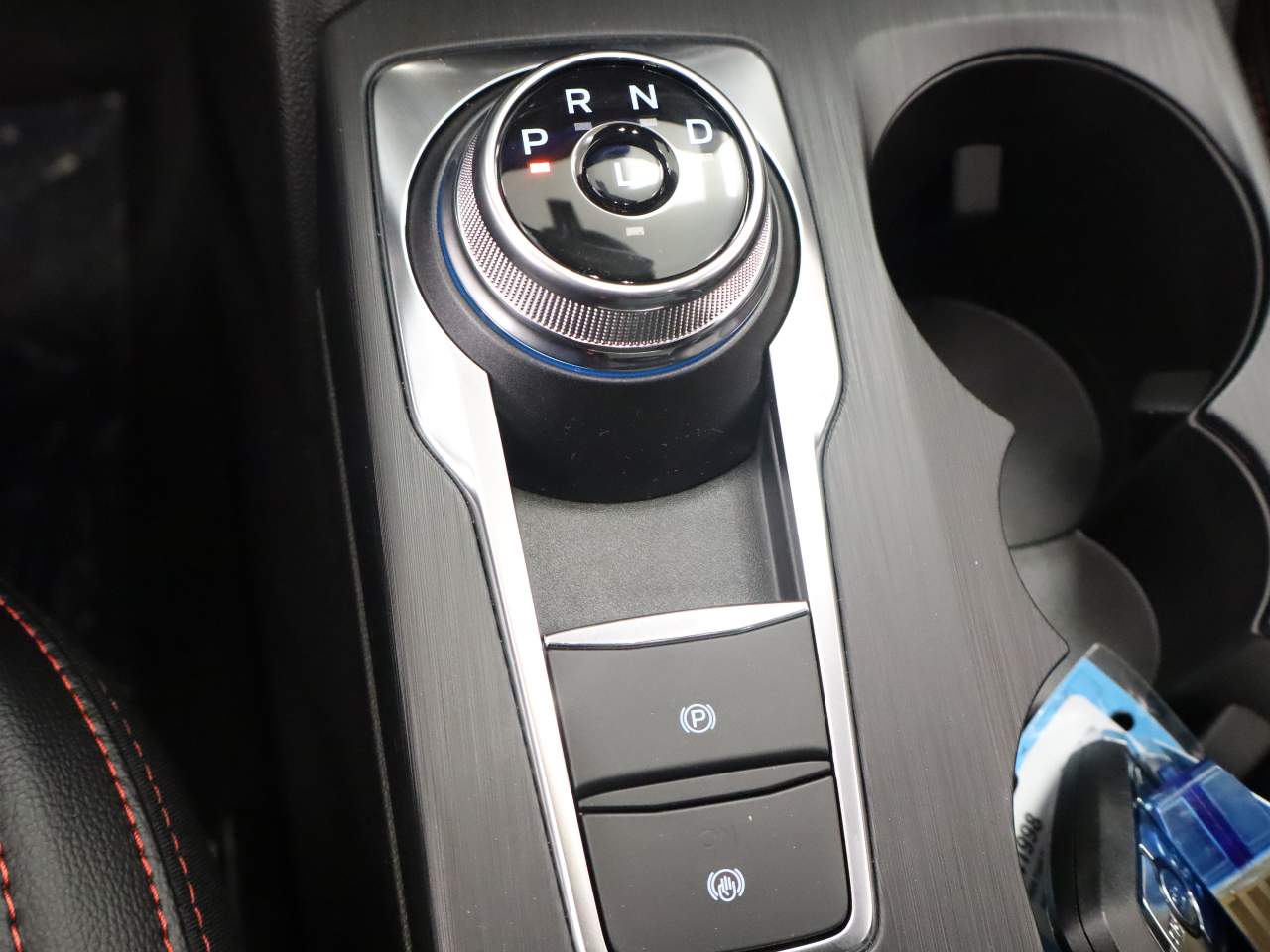 2024 Ford Escape ST-Line Elite Image 8 of 18