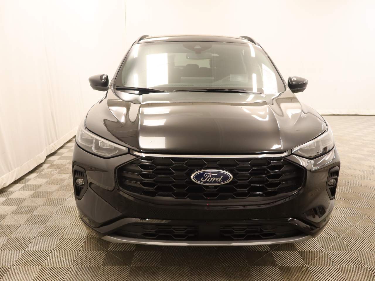 2024 Ford Escape ST-Line Elite Image 4 of 18