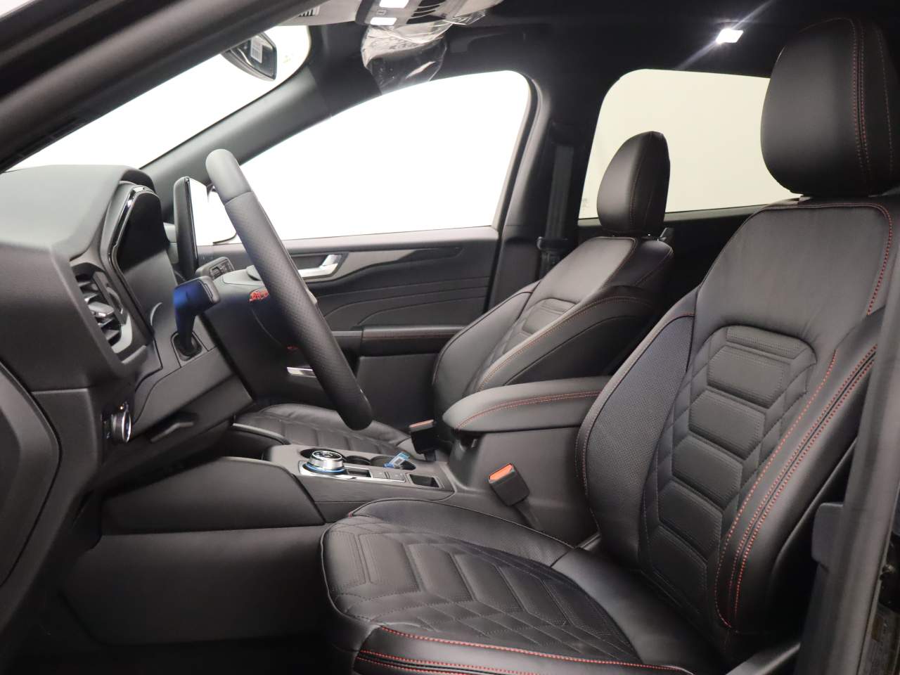 2024 Ford Escape ST-Line Elite Image 16 of 18