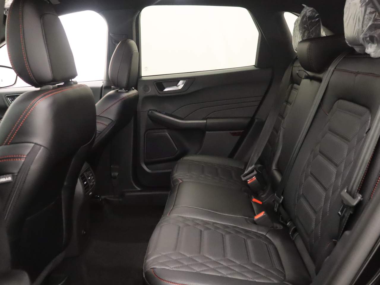 2024 Ford Escape ST-Line Elite Image 17 of 18