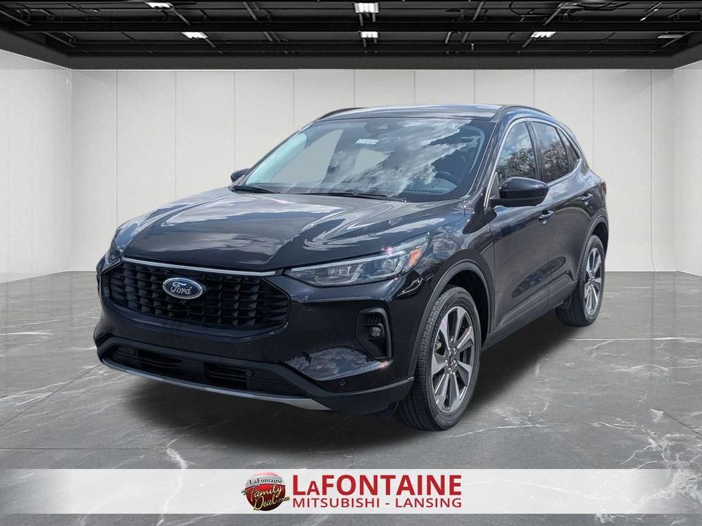 2024 Ford Escape Platinum Image 1 of 34
