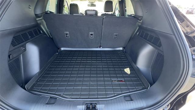 Vehicle image 36 of 98