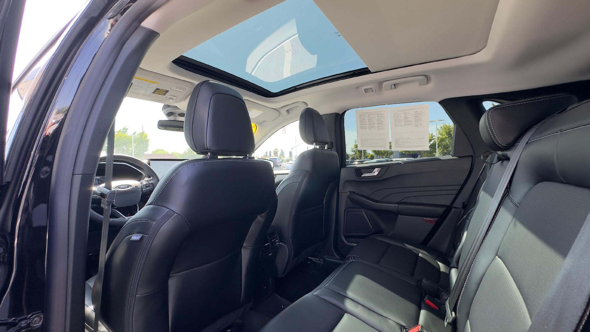 Vehicle image 75 of 98