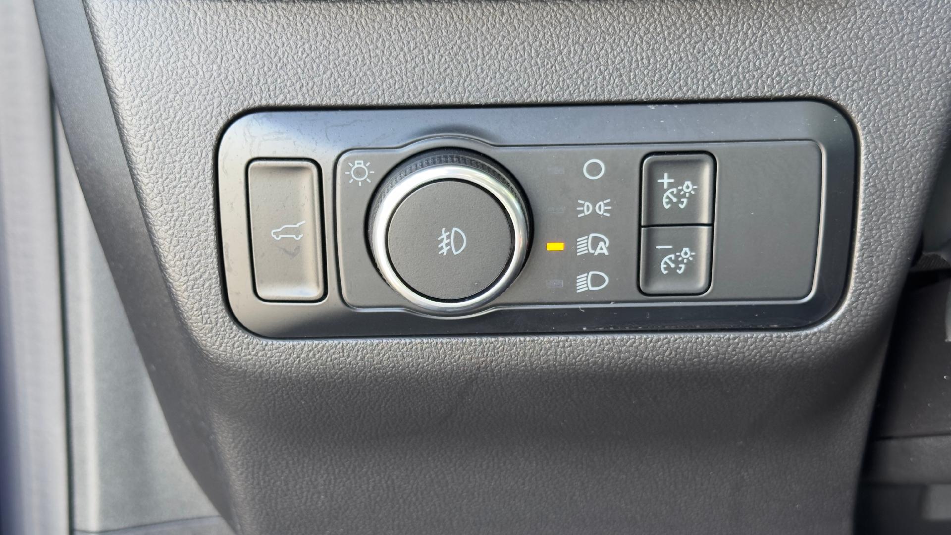 Vehicle image 91 of 98