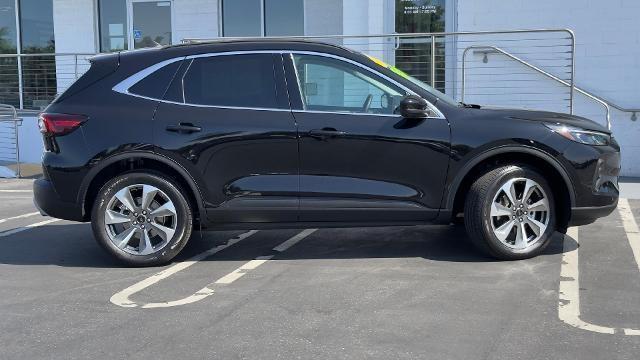 Vehicle image 19 of 98