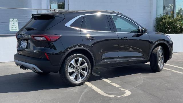 Vehicle image 21 of 98