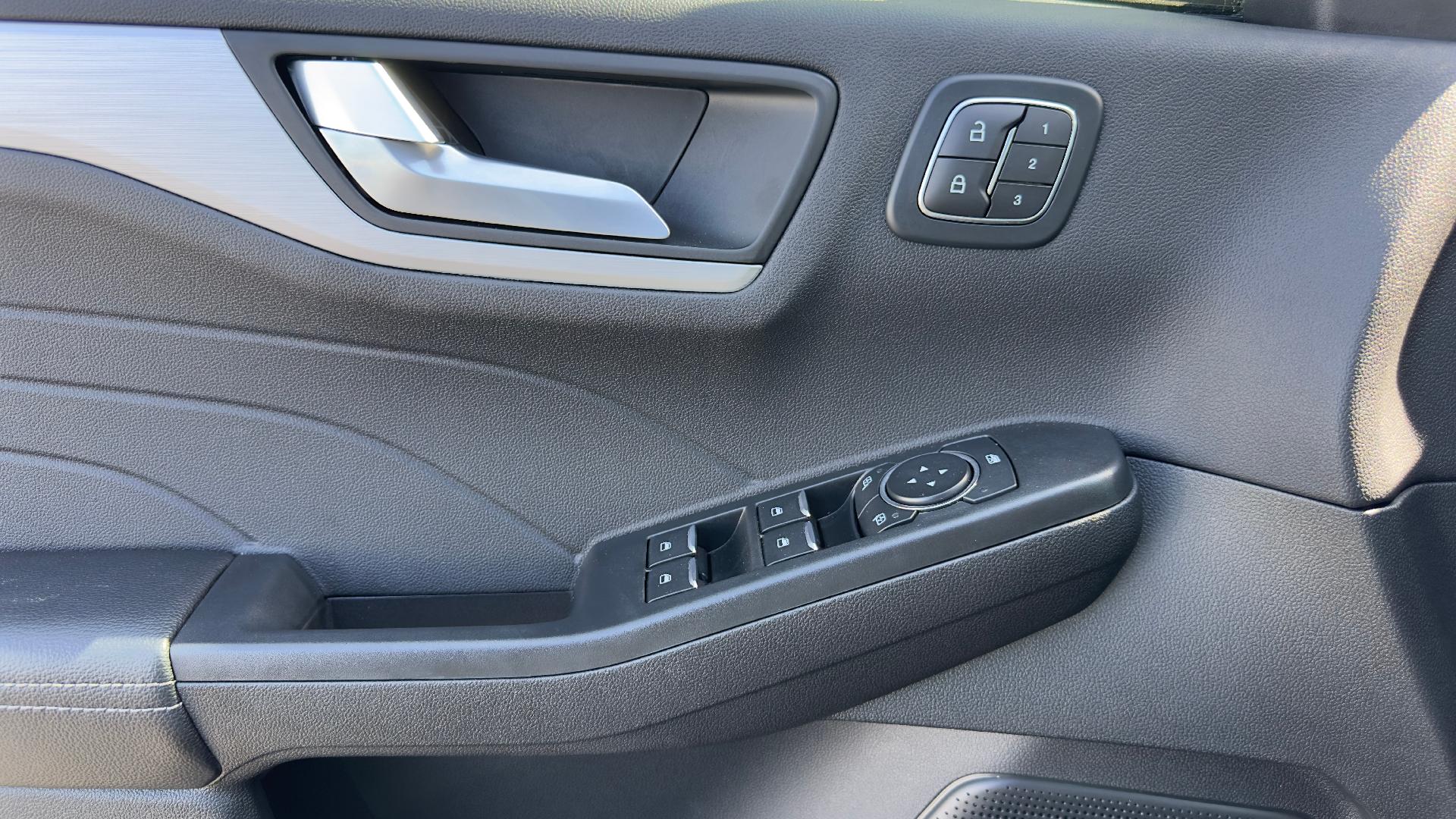 Vehicle image 88 of 98