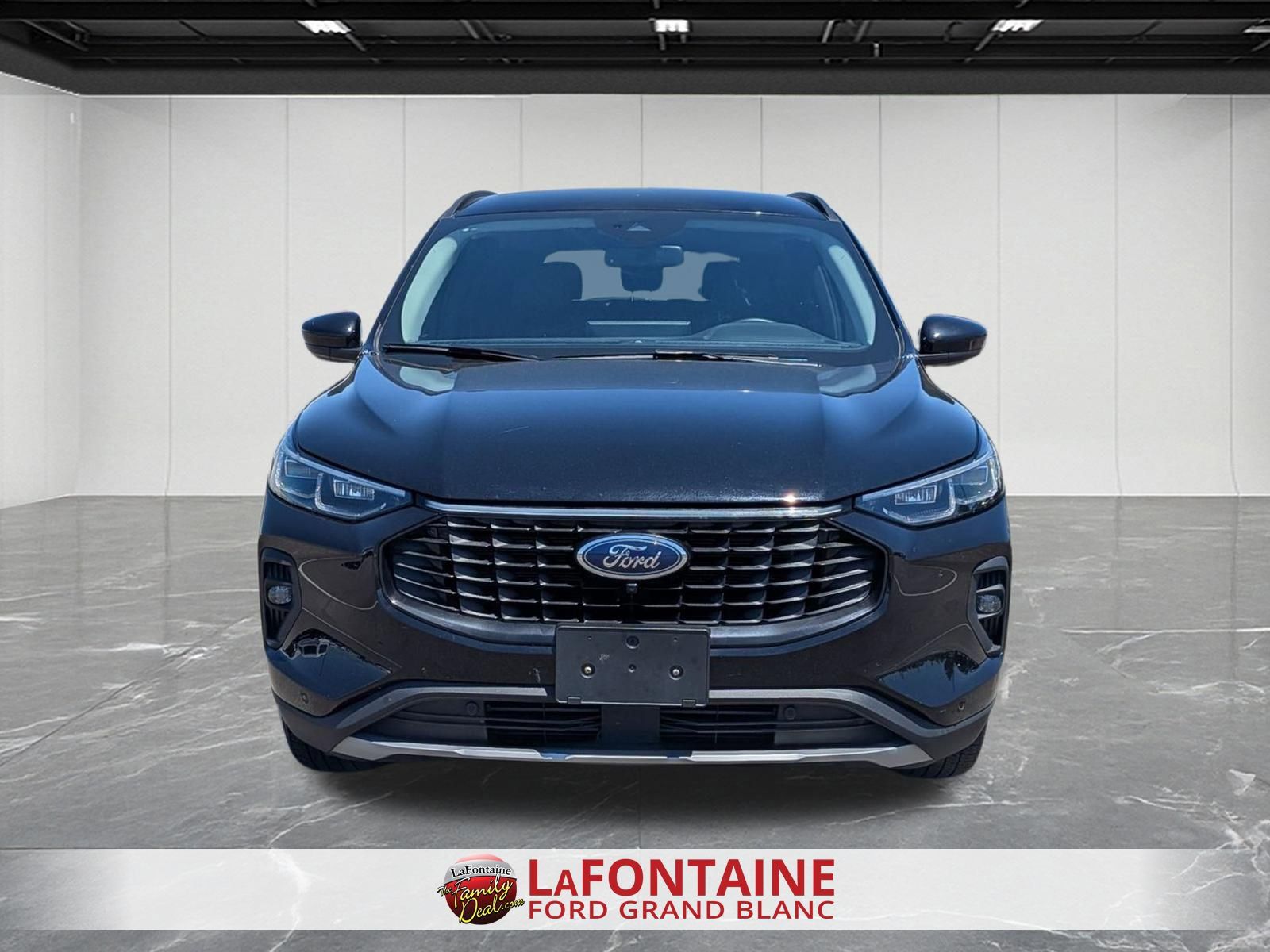 2024 Ford Escape Platinum Image 2 of 34