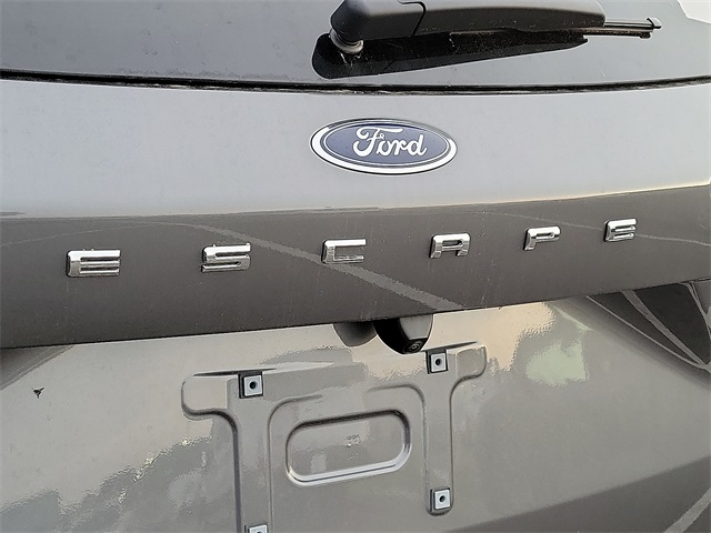 Vehicle image 4 of 5