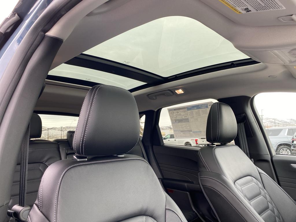 Vehicle image 13 of 25