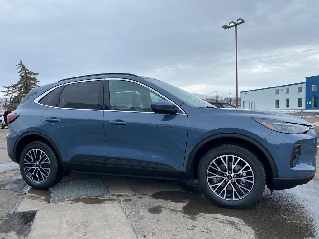 Vehicle image 18 of 25