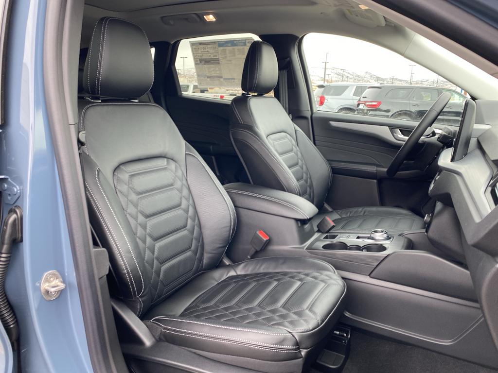 Vehicle image 4 of 25