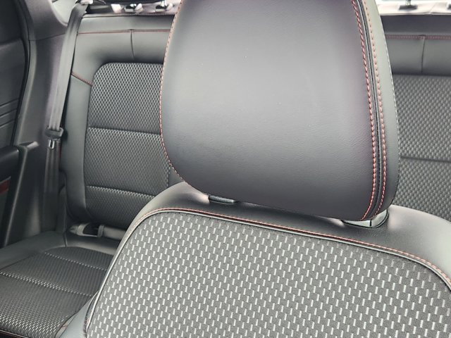Vehicle image 17 of 21