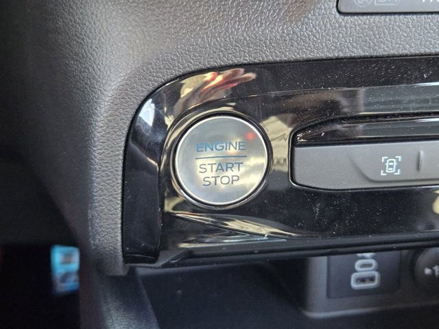 Vehicle image 15 of 21