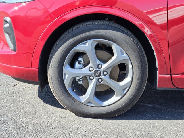 Vehicle image 7 of 21