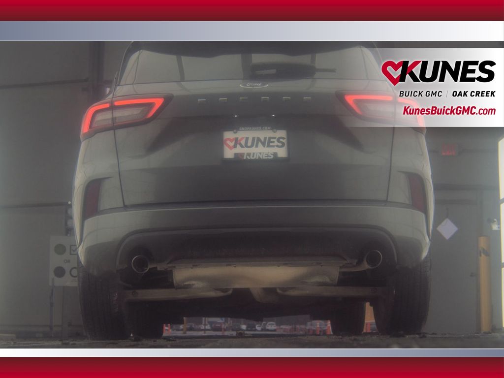 2024 Ford Escape ST-Line Image 10 of 25