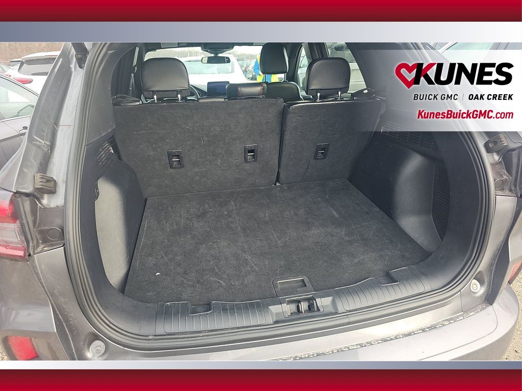 2024 Ford Escape ST-Line Image 12 of 25