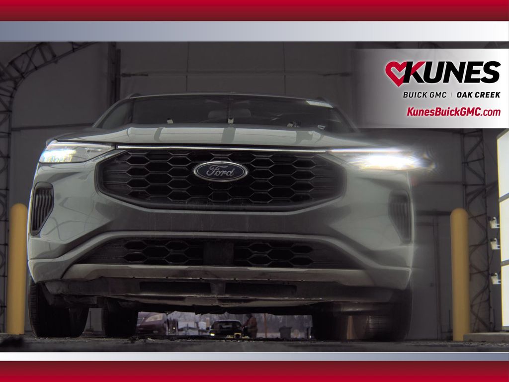 2024 Ford Escape ST-Line Image 4 of 25