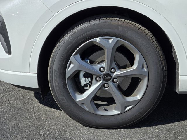 Vehicle image 7 of 21