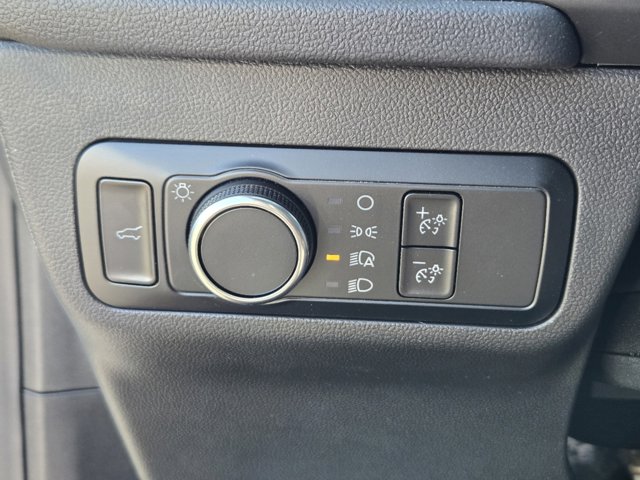 Vehicle image 16 of 21