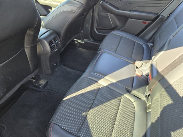 Vehicle image 19 of 21