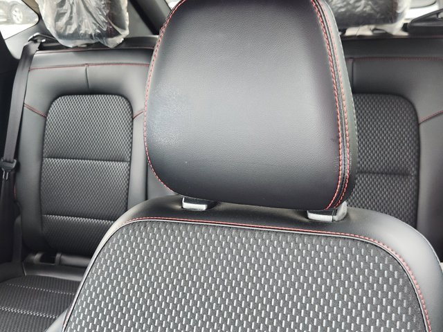 Vehicle image 17 of 21