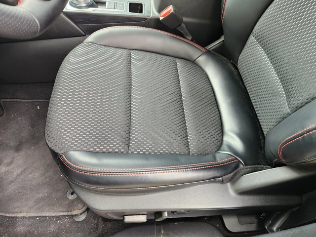 Vehicle image 16 of 21