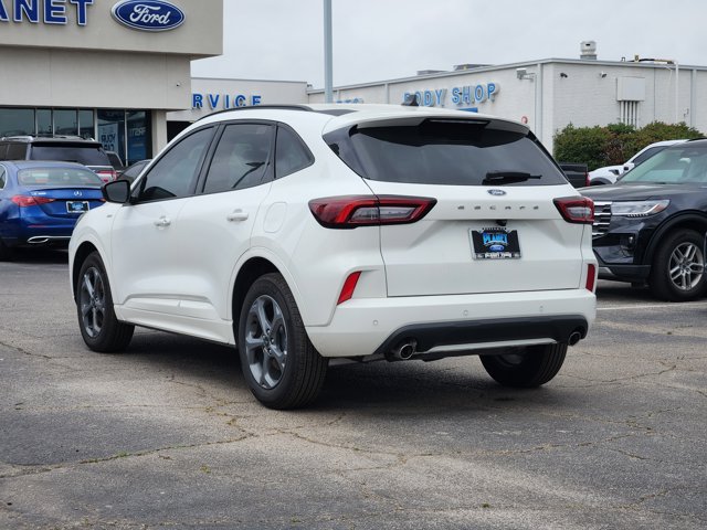 Vehicle image 4 of 21