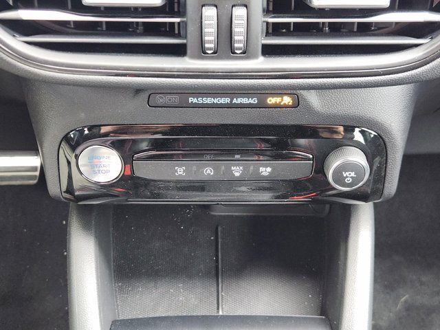 Vehicle image 13 of 21