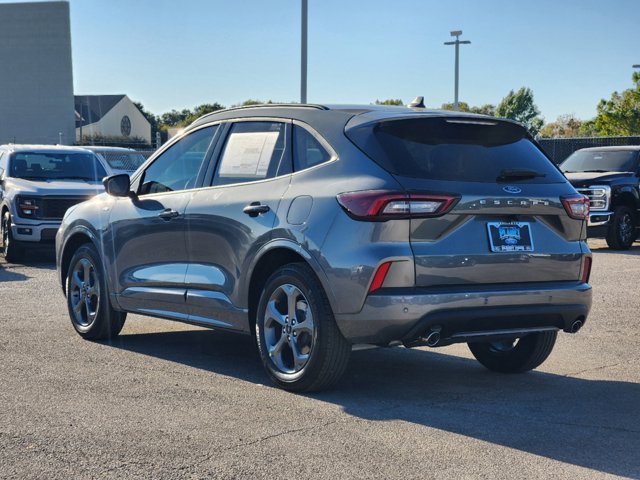 Vehicle image 4 of 22