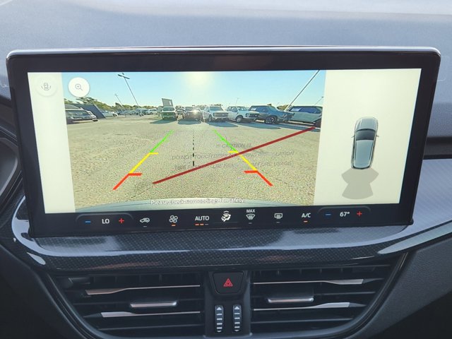 Vehicle image 13 of 22
