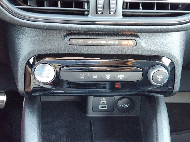 Vehicle image 14 of 22